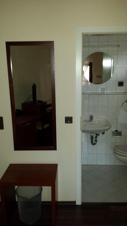 Hotel Restaurant Platamon Feuchtwangen Oda fotoğraf
